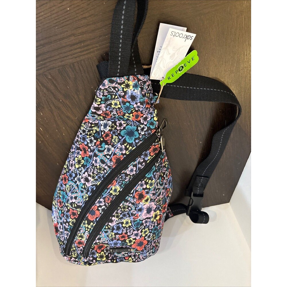 NWT Sakroots On the Go Sling Backpack Bag Floral Print Poppy Snakes Style 109339